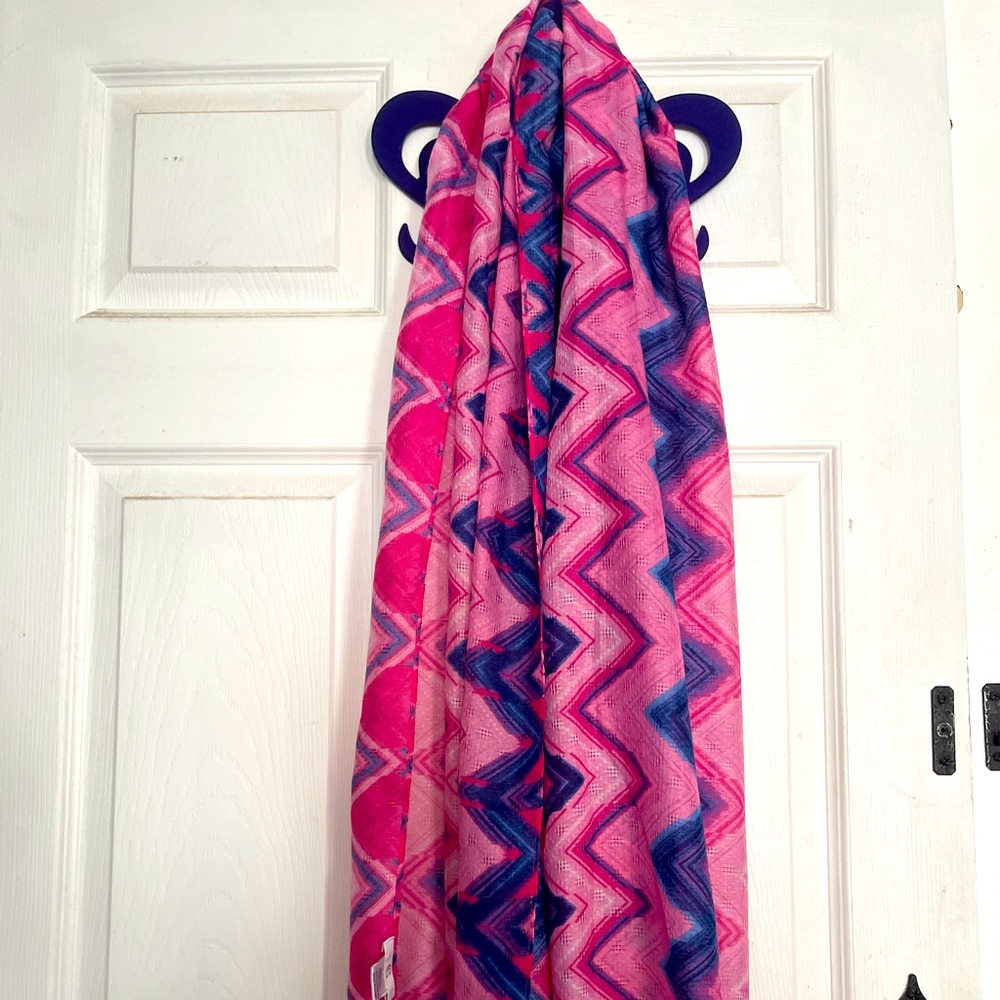 Charming Charlie: Zig Zag Pink, Purple and Blue scarf